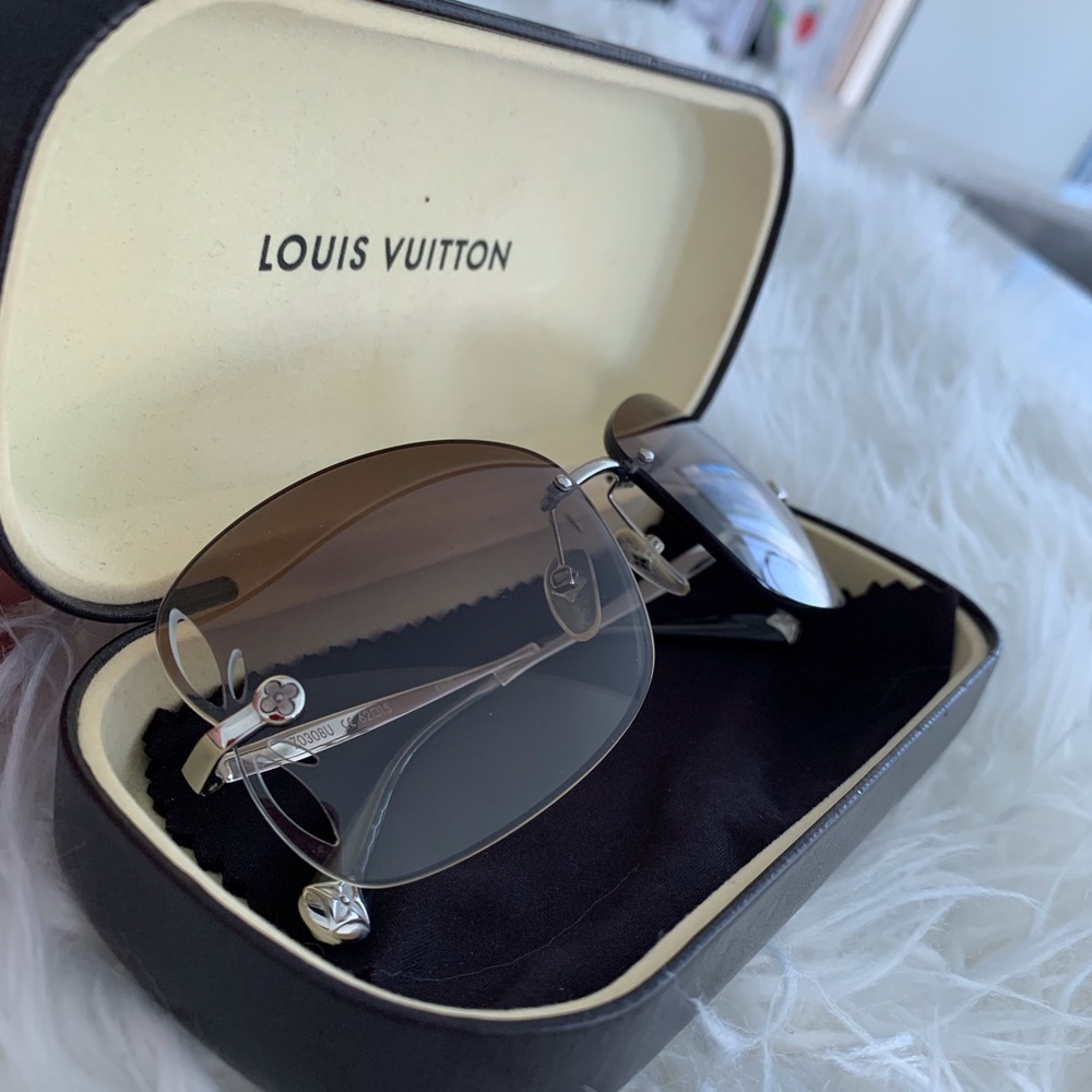 Louis Vuitton Lily Flower Cut Sunglasses